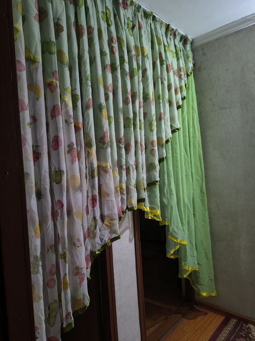 Занавеска новая из двух расцветок