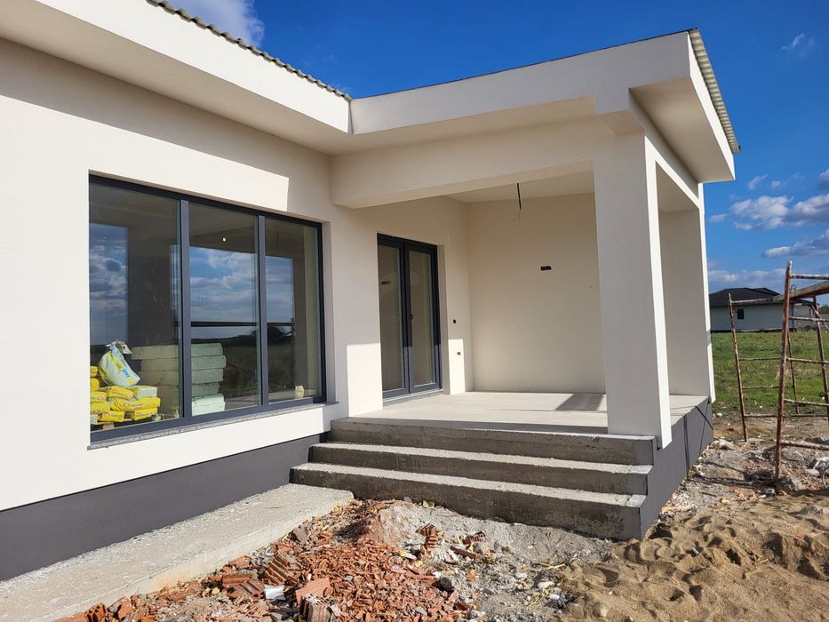 Cand casa la intrare în Santandrei, str. STANFORD