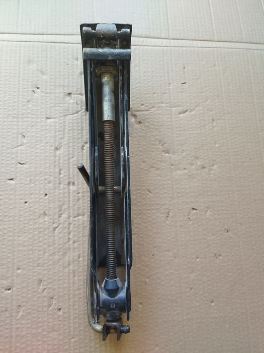 Cricuri auto/ 50 lei buc