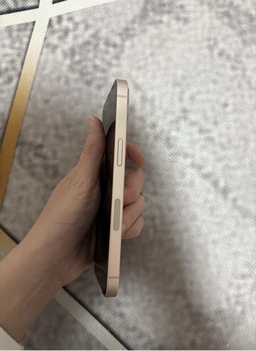 Айфон 13 идеал.