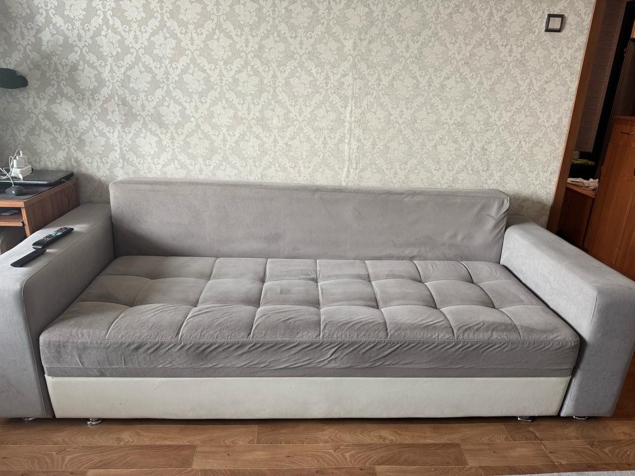 Диван с креслом и пуфиком