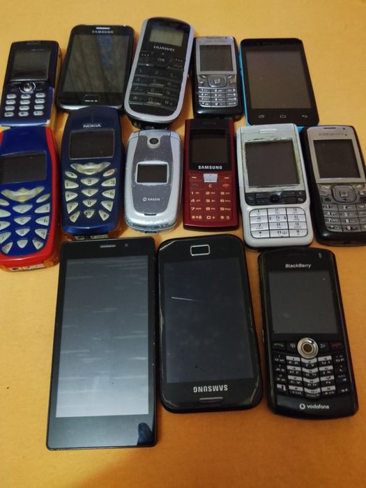 Vind telefoane pentru colecționari