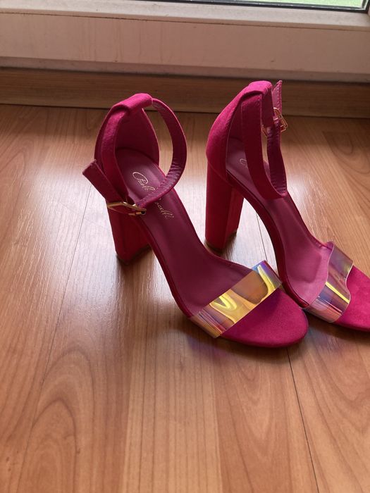 Официални обувки на ток