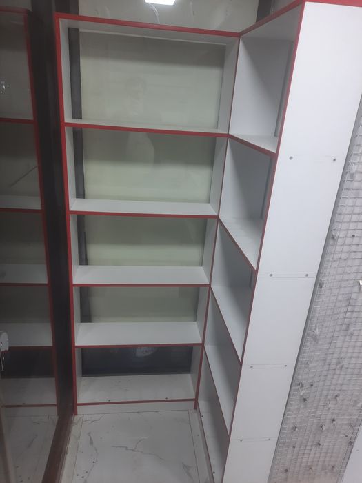 Magazin uchun polkalar, yangiday