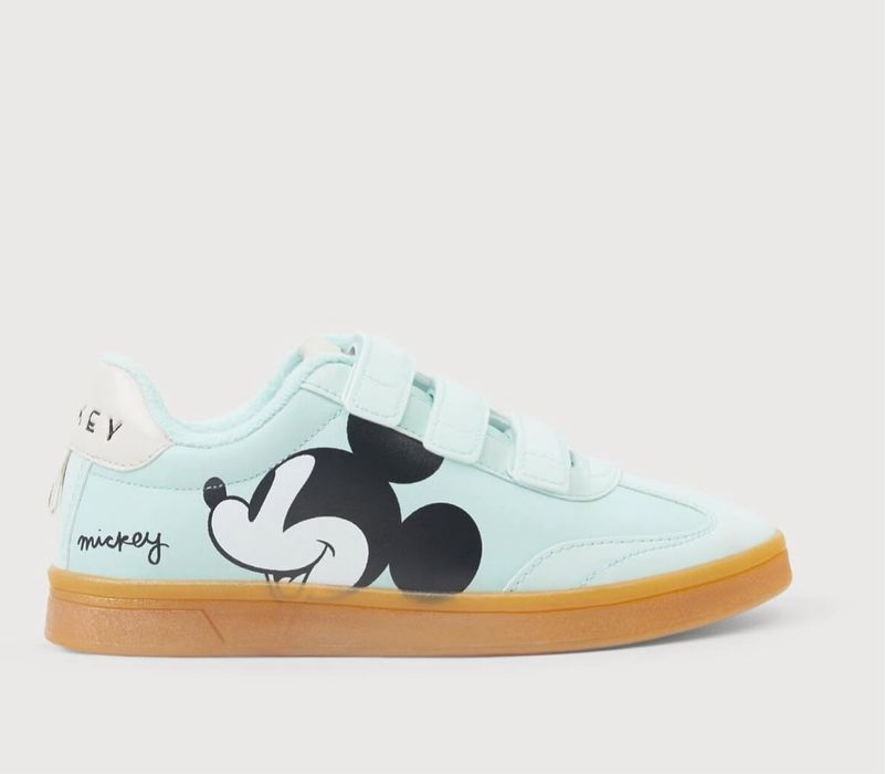 Кроссовки для детей