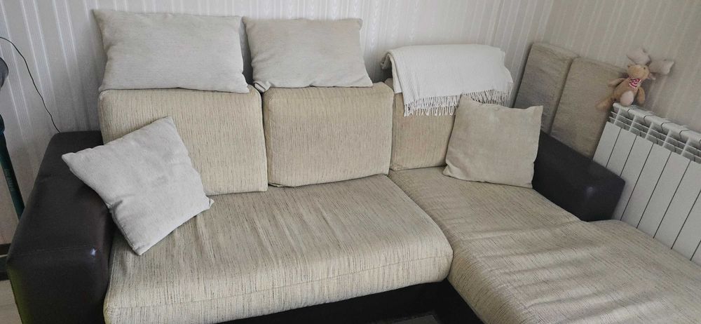 Ъглов диван за дневна