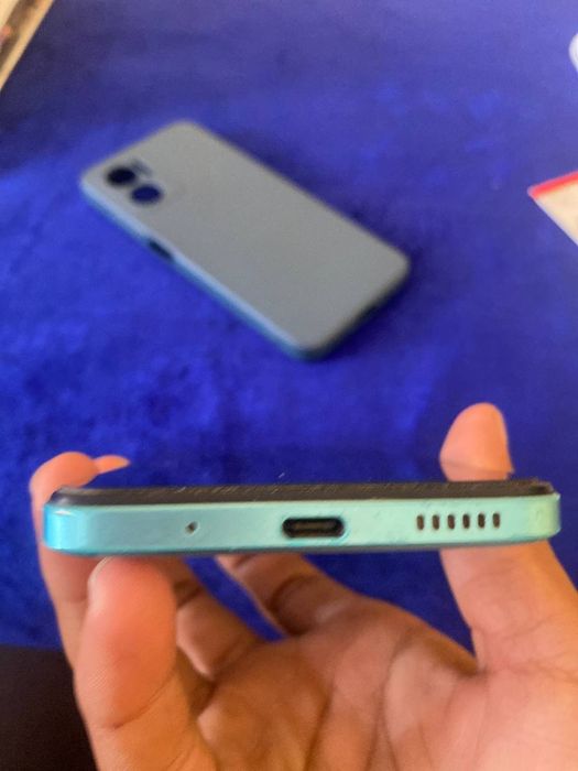 Srochni sotiladi abmen iphone va redmi note 11 proga