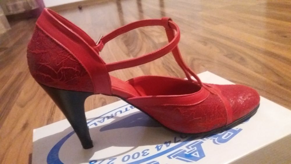 vand pantofi ocazie model deosebit