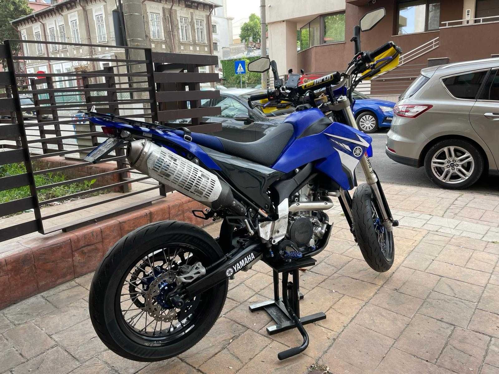 Yamaha WR250R (WRR)