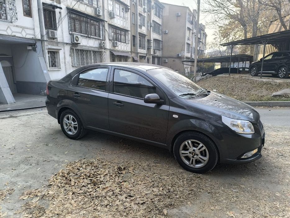 Продаётся своя Нексия 3 автомат