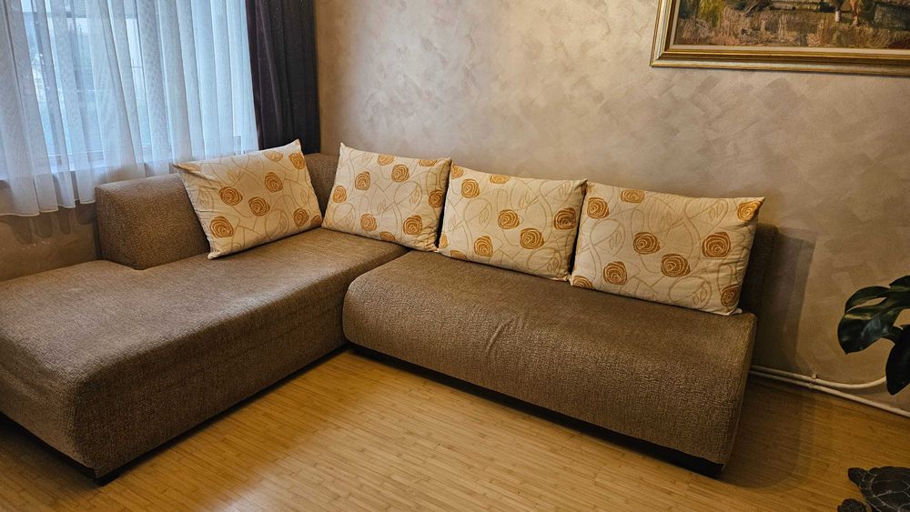 продавам ъглов диван с функция сън