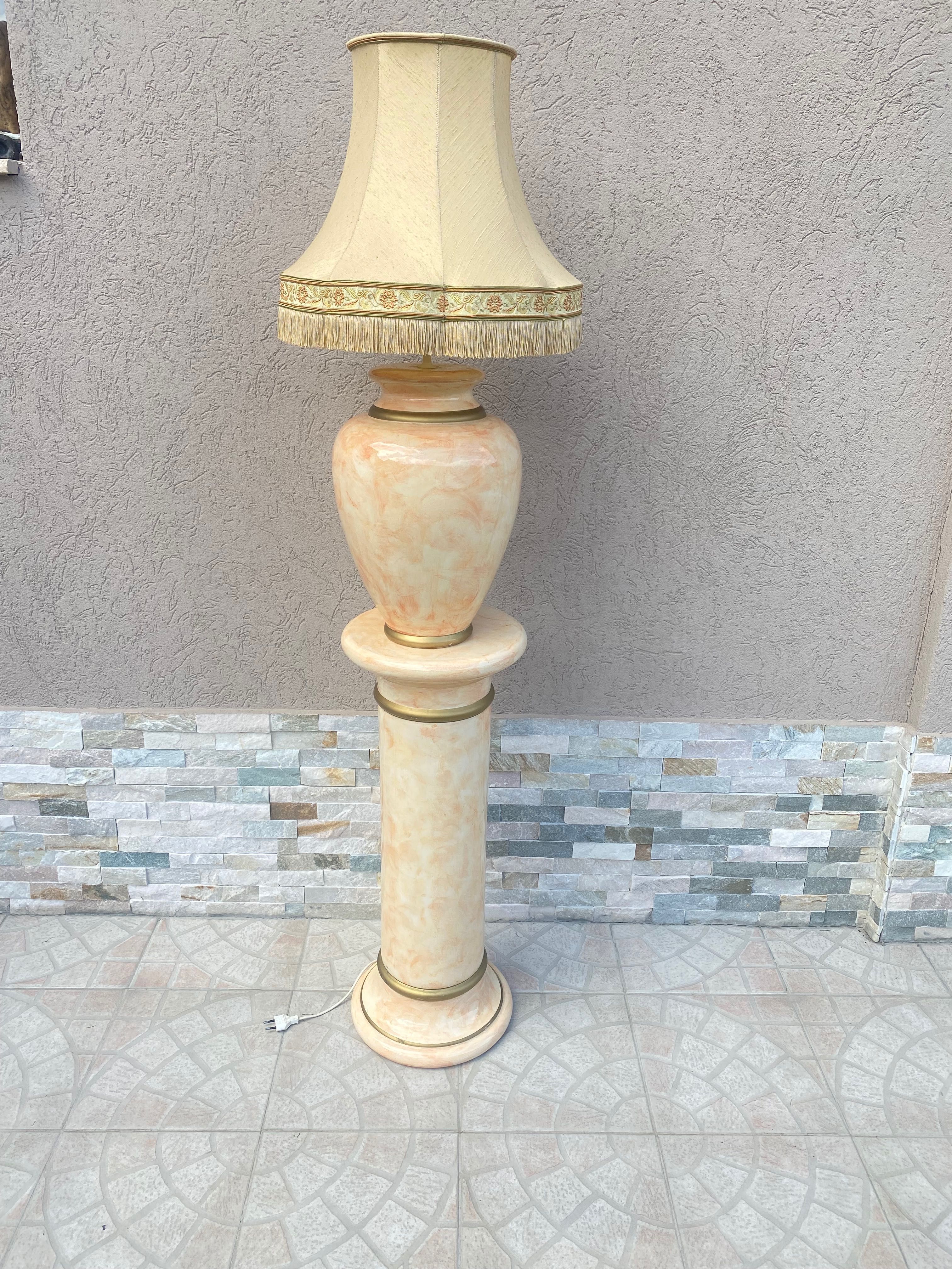 Elegantă lampă cu piedestal-porțelan marmorat ivoire-Franța