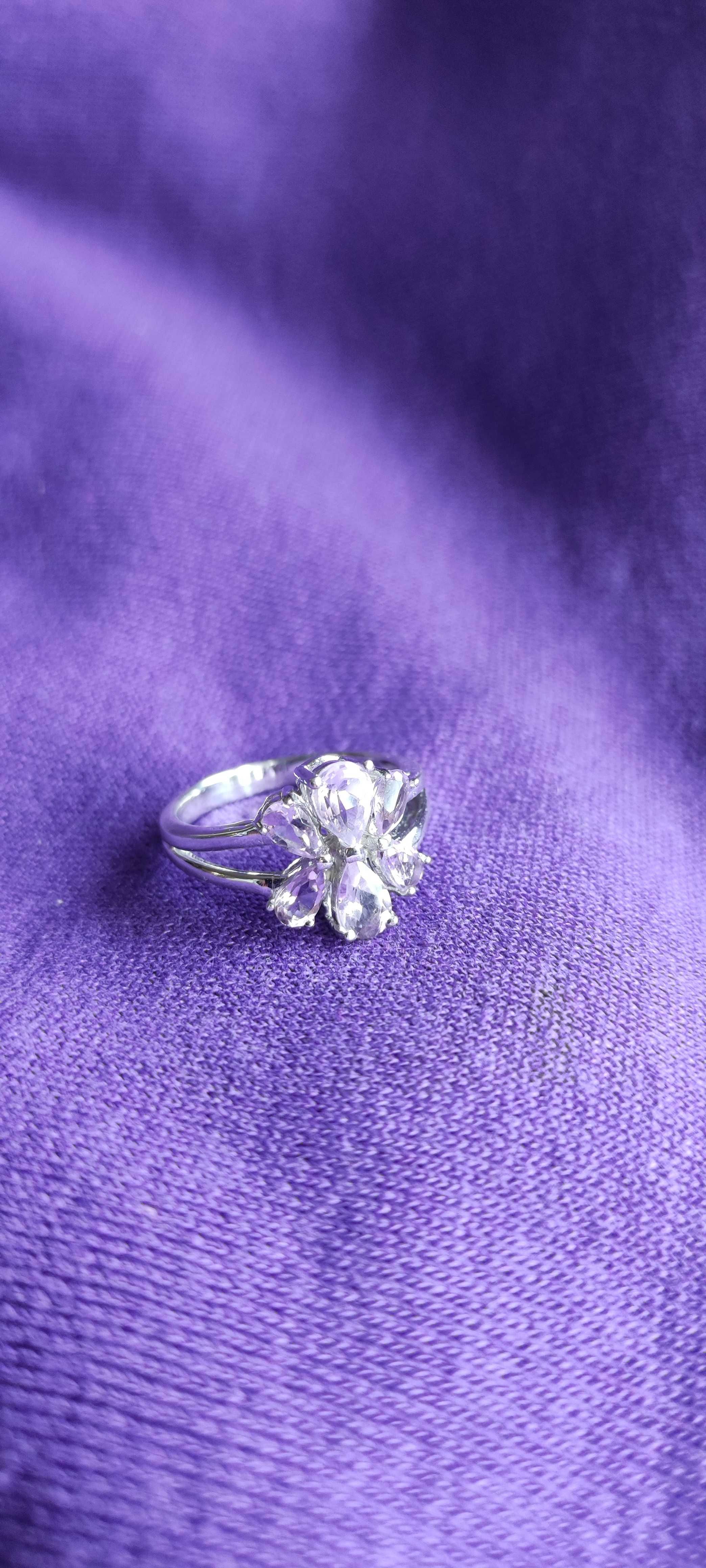 Уникално красив сребърен пръстен с естествени Аметисти, проба 925