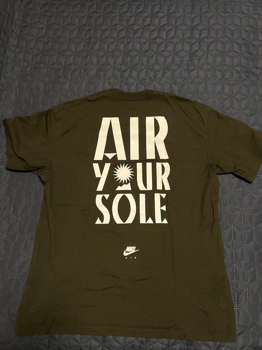 Тениска на Nike.