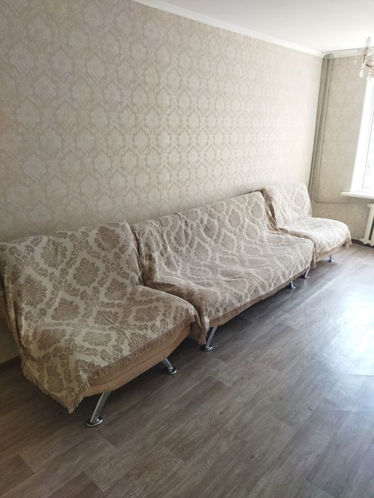 Продается диван 2 креслом