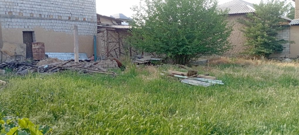 Yer sotiladi 5.5 sotik yashnaobod rayon