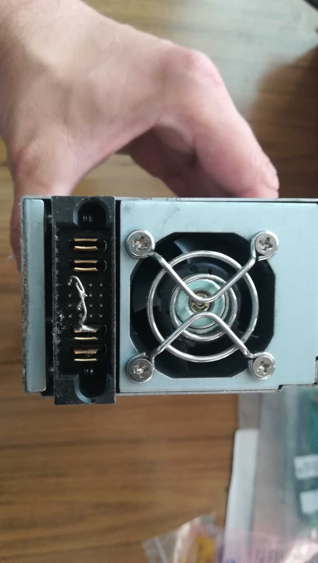 Импулсно захранване DPS-600RB-1A
