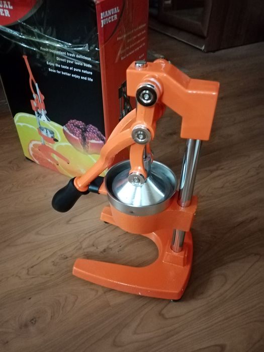 Соковыжималка для гранат профессиональная.