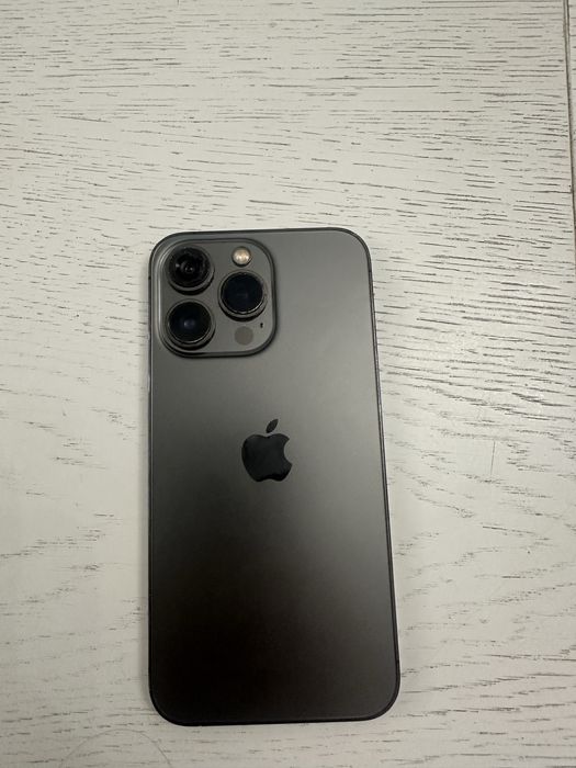 iPhone 13 Pro 1TB – funcționează perfect, cameră fisurată, preț super!