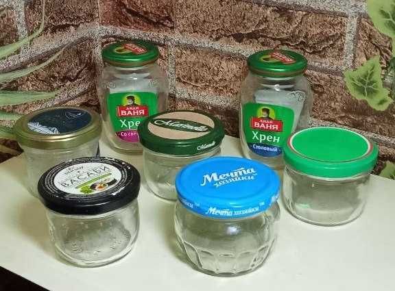 Продам Крышки и разные банки. Все банки чистые из дома. Без наклеек.