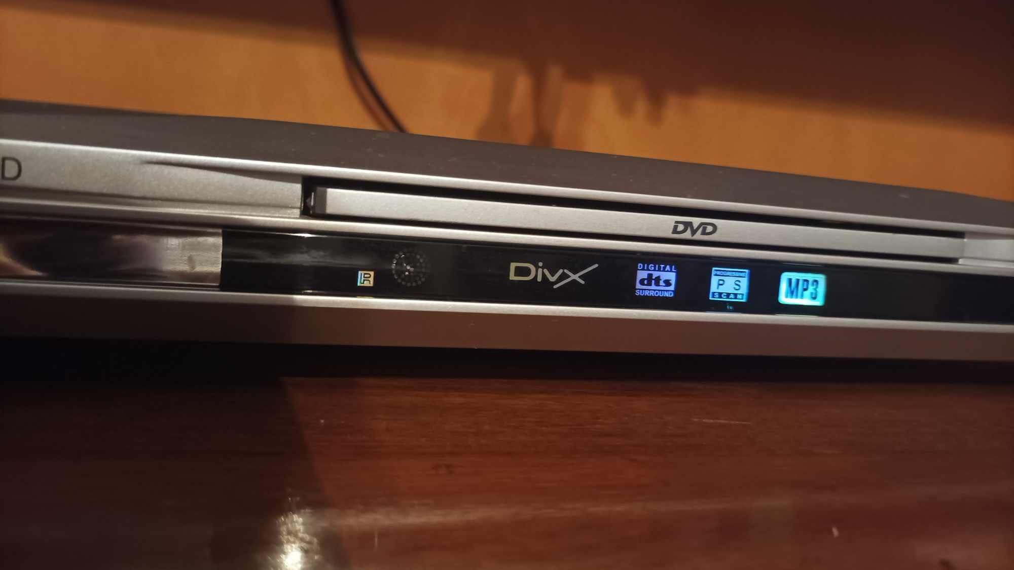 DVD Player Crown