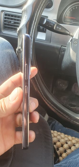 Samsung s 22 xolati juda yaxshi