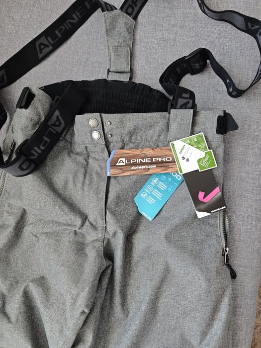 Продавам дамски ски панталон Alpine Pro