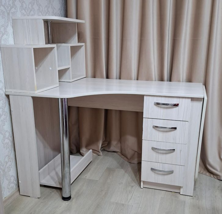 Угловой стол для работы и ПК, комплект с полкой и подставкой