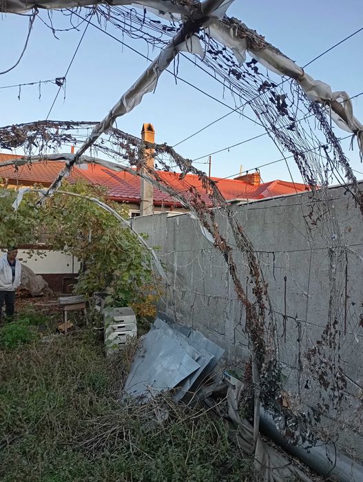 Se vinde solar pentru legume sau flori. 175 /arcada