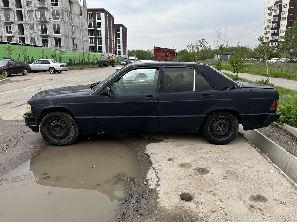 Mercedes benz 190e w201 2 литра 1992 год