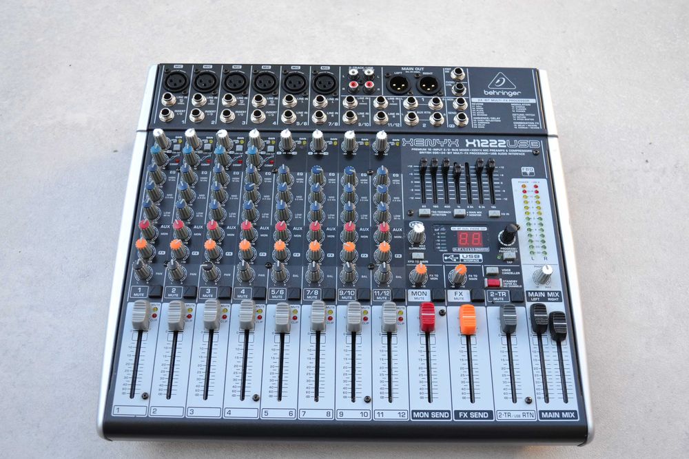 Mixer Behringer XENYX X1222USB