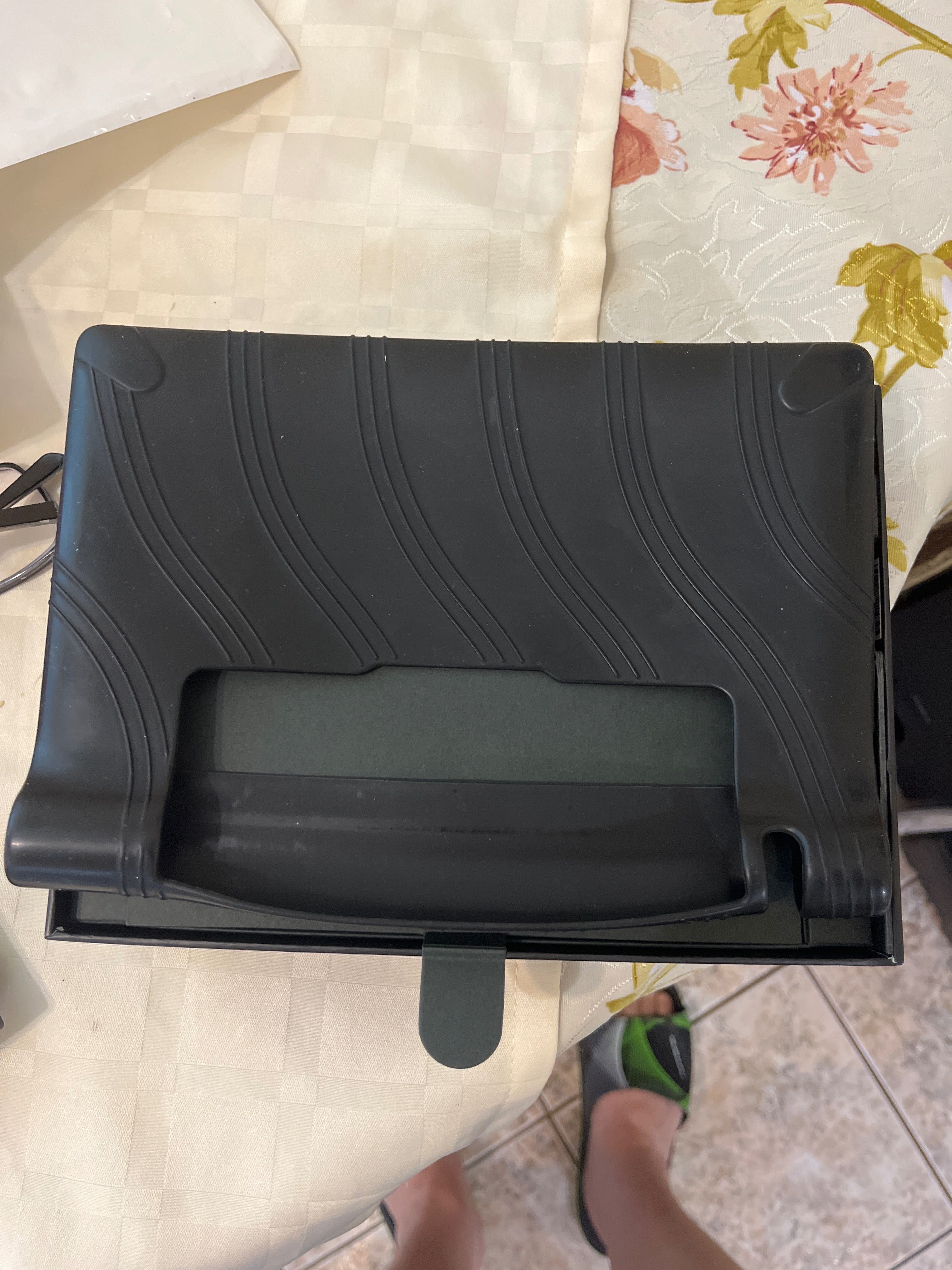 YOGA Tab 3 8” - продавам. Запазен в отлично състояние !