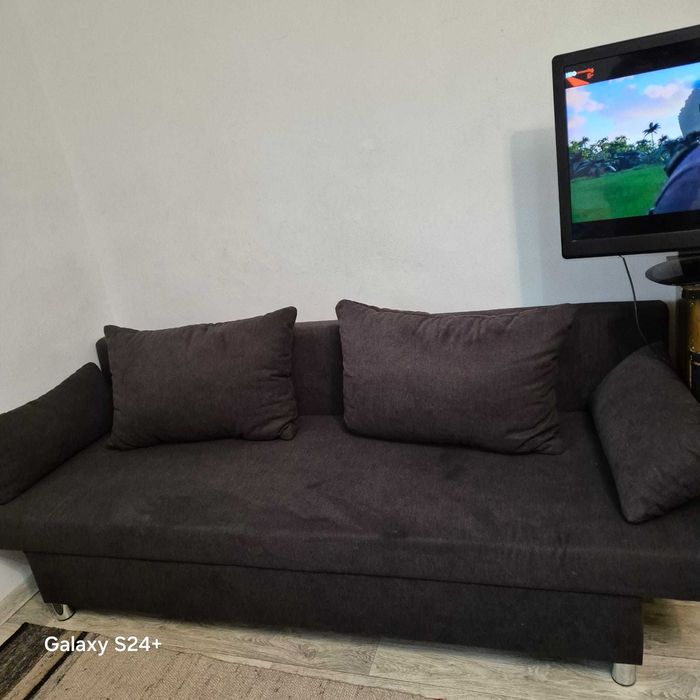 Canapea extensibila cu lada de depozitare