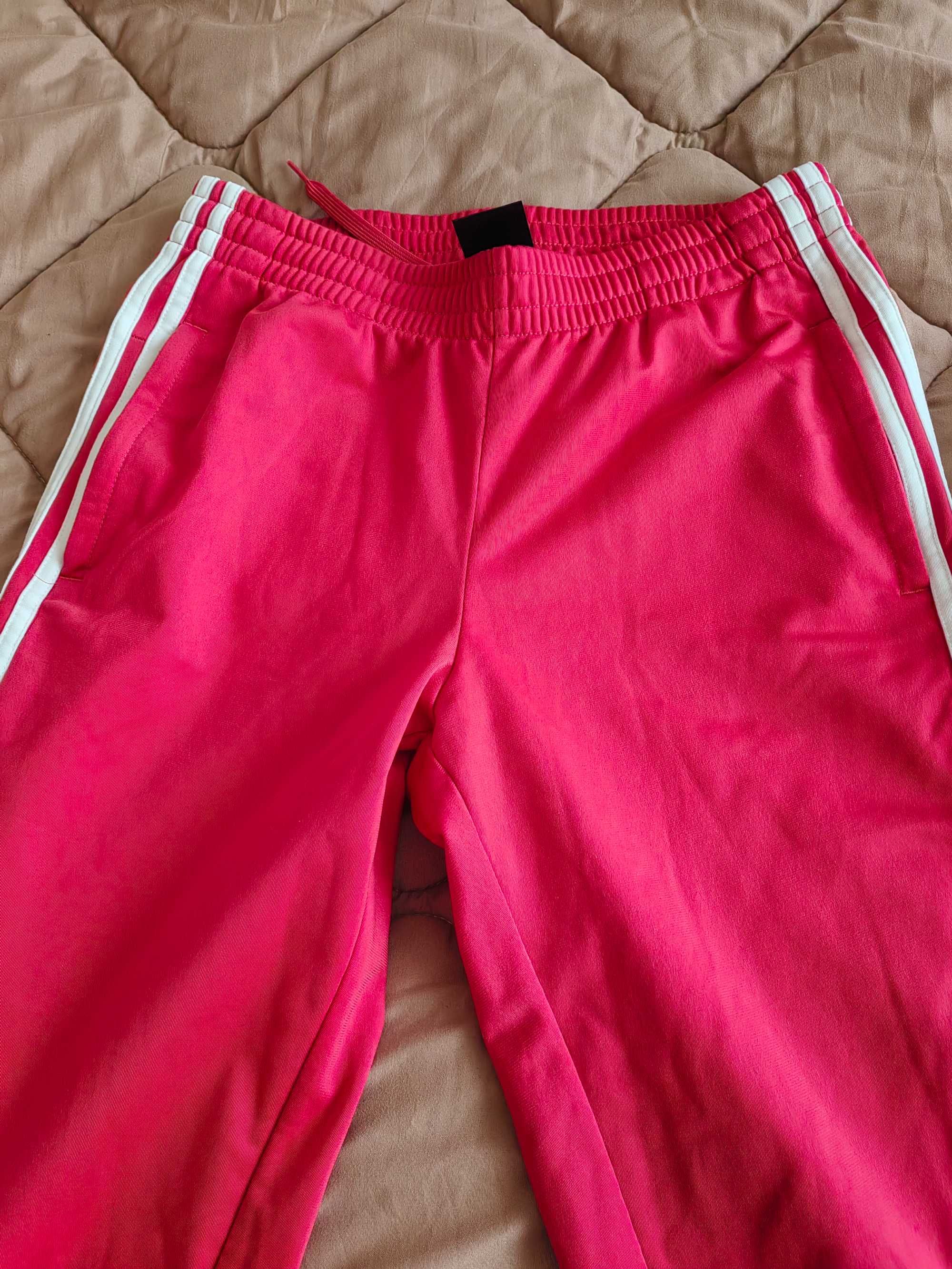 Оригинален екип Adidas S 38 размер.