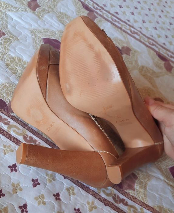 Pantofi eleganți Zara din piele cu toc înalt nr.38, interior 24,5 cm