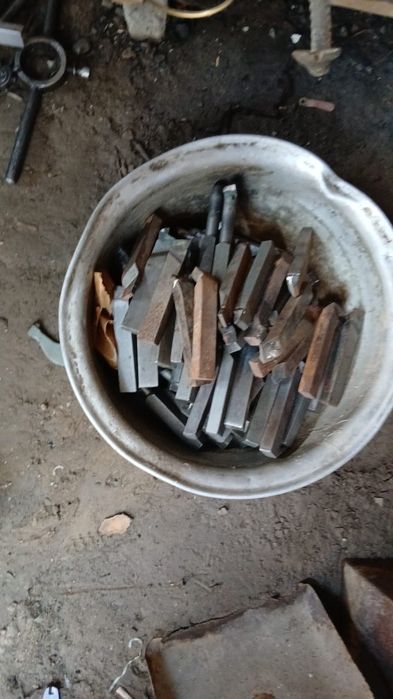 Токарные инструменты