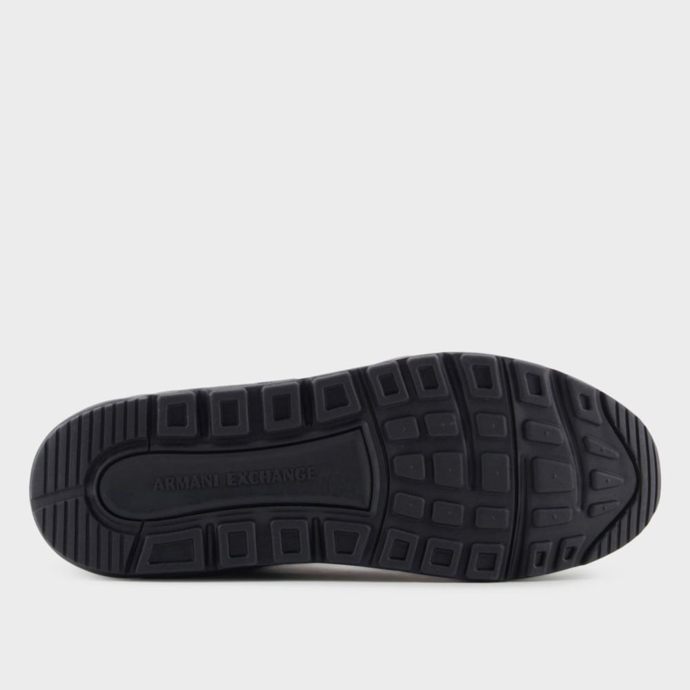 Оригинални мъжки маратонки Armani Exchange XUX229 XV866 00002 в черно