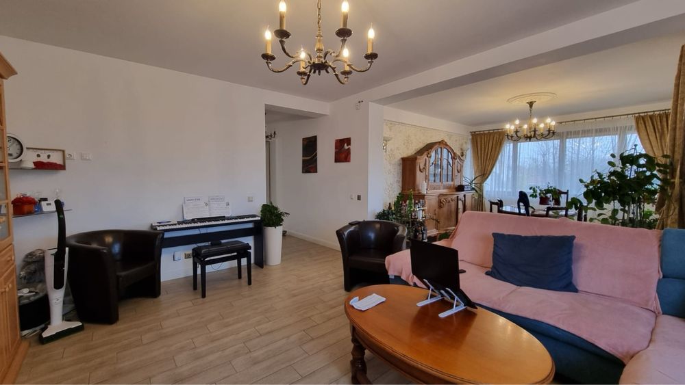 Casă , Vilă in zona Rezidentială