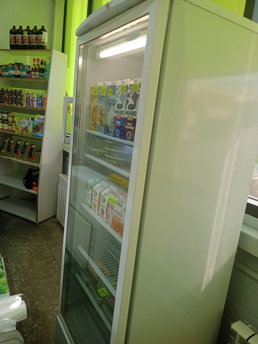 Витринный холодильник