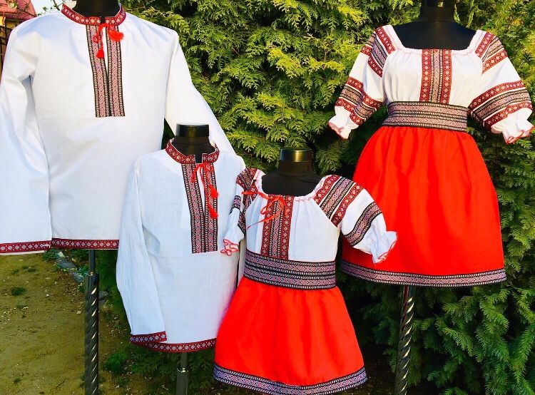 Costum traditional / popular/ național