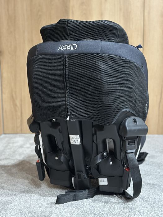 AXKID Minikid2 столче за кола