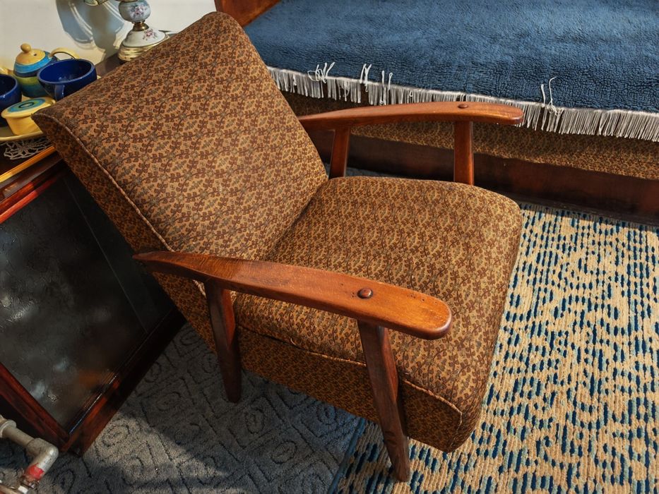 Donez canapea si 2 fotolii din lemn masiv - Poiana Campina