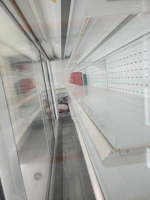Хладилна витрина