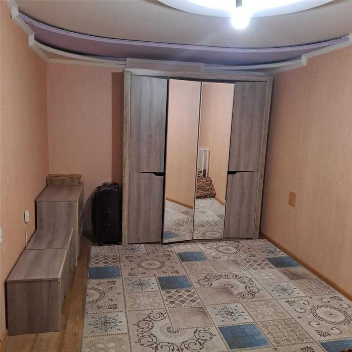 Продам 1-комнатную квартиру на 6 микрорайоне, 3 этаж/5, не угловая.