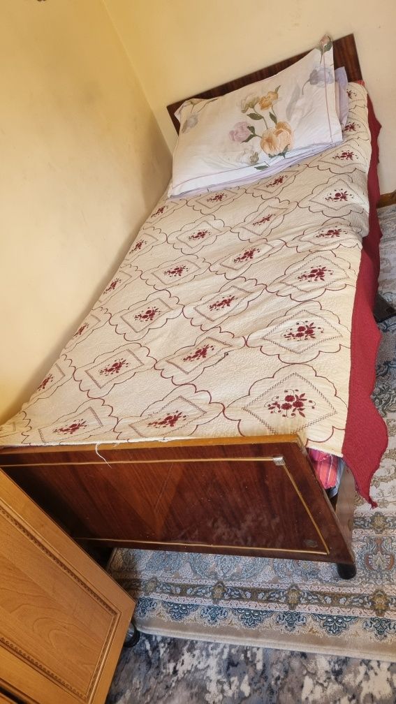 Продается одна пара кровати