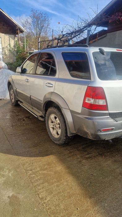 Vand kia sorento ,an 2005, motor 2,5 diesel, tractiune 4×4 ,Ac