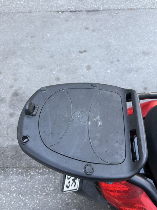 Куфар и стойка GIVI за X Max 250 2007