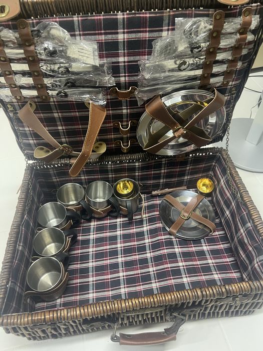 Набор для пикника плетенный чемодан 15000