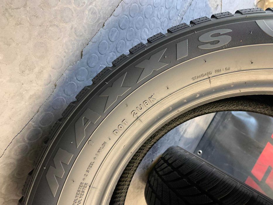 205 60 16, Зимни гуми, Maxxis ArcticTrekker, 2 броя