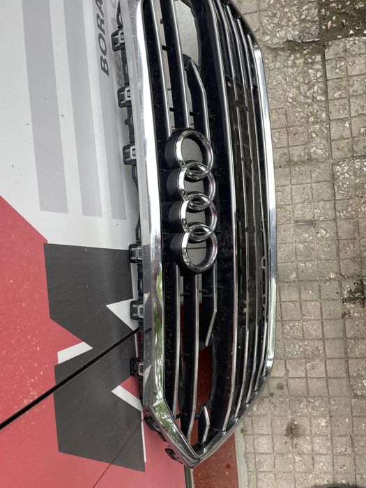 Audi A6 C8 решетка предна броня